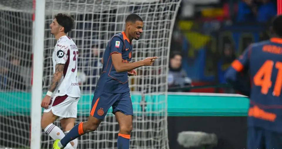 包含加时末段拜仁慕尼黑备战意大利杯，临场应变细节曝光，话题不断，轮换策略成焦点的词条